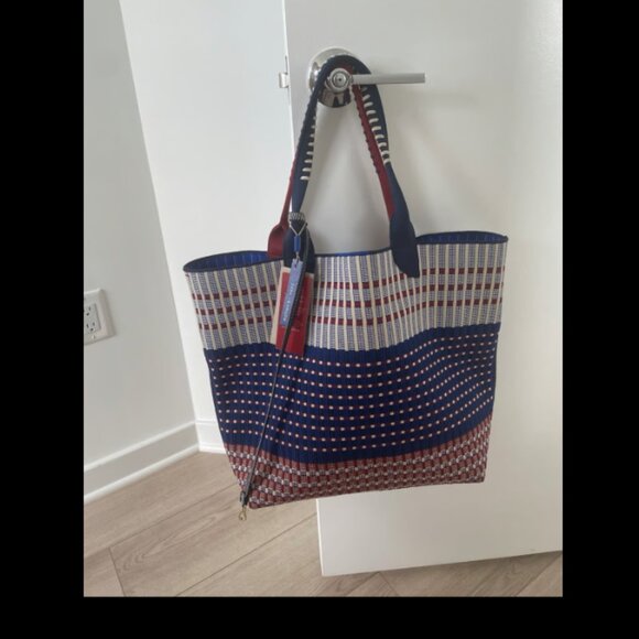 NEW with Tags Rothy’s x Vogue Lightweight Reversible Tote — Limited Edition - Picture 1 of 9